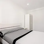 Malaga Urban Link Apartment